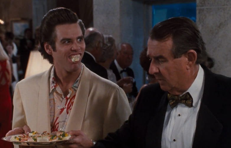 Myśl jak Ace Ventura! — Jesteś na przyjęciu u bogacza, gdzie podejrzewasz porywacza. Jak się zachowasz?