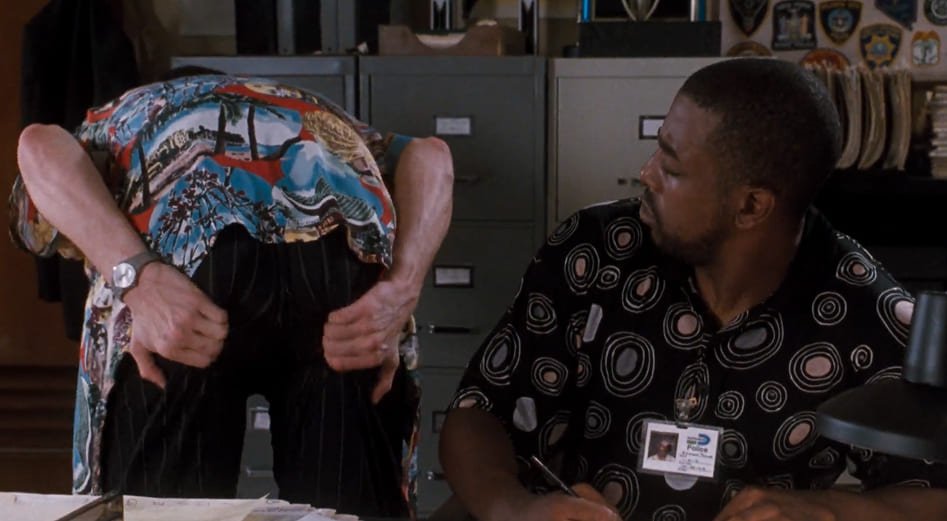 Myśl jak Ace Ventura! — Zauważasz podejrzanego ochroniarza, który może wiedzieć o porwaniu. Jak go przesłuchasz?