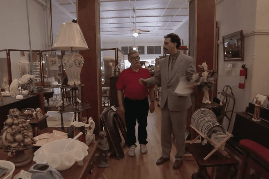 ¡Piensa como Borat! — Estás en una tienda y quieres comprar algo para Pamela Anderson. ¿Qué eliges?