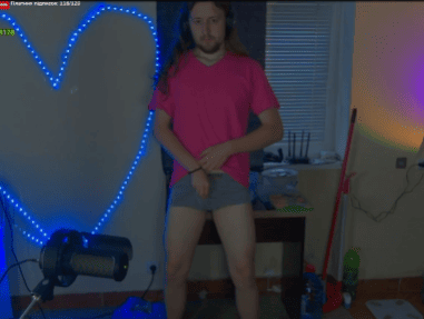 MoreAbsurdy: хобі стрибати — Яка основна діяльність стримера на Twitch