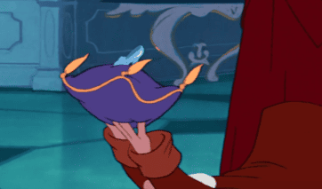Cenerentola — Chi rompe la scarpetta di vetro affinché Cenerentola non sposi il principe?