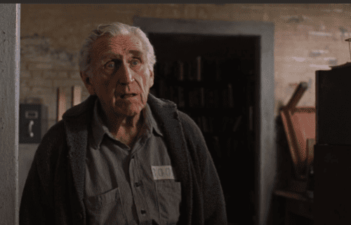 Um Sonho de Liberdade: teste sobre o filme — O que acontece com Brooks Hatlen após ser libertado da prisão?