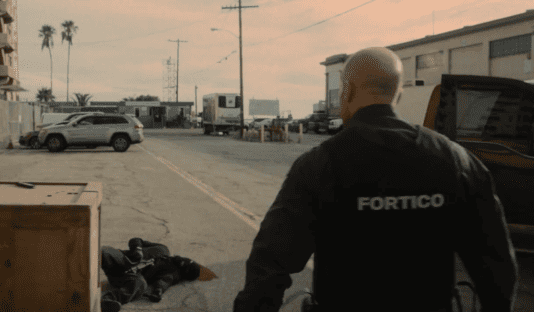 Wrath of Man: ¿verdad o ficción? — ¿Es cierto que la película está dividida en varios actos/episodios con cronología diferente?