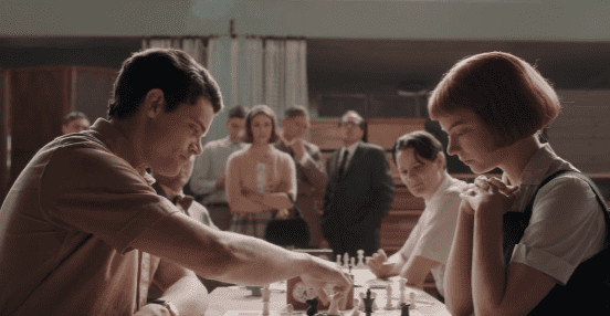Le Jeu de la dame — Quelle ouverture Beth utilise-t-elle contre Benny Watts lors de leur premier tournoi ?