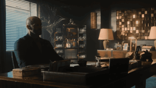 Wrath of Man: ¿verdad o ficción? — ¿Es cierto que el héroe actúa de forma transparente para sus colegas durante toda la película?