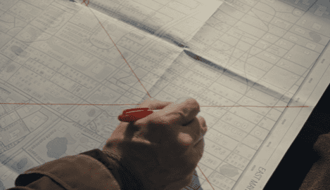 A Hora do Mal: desaparecidos às 2:17 — O que Archer usa para ver os caminhos que as crianças fazem ao sair de casa na noite do desaparecimento?