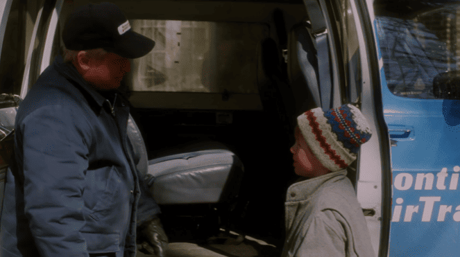 La trama de la película «Solo en casa» — ¿Cómo se llamaba el niño vecino que confundieron con Kevin durante el recuento?