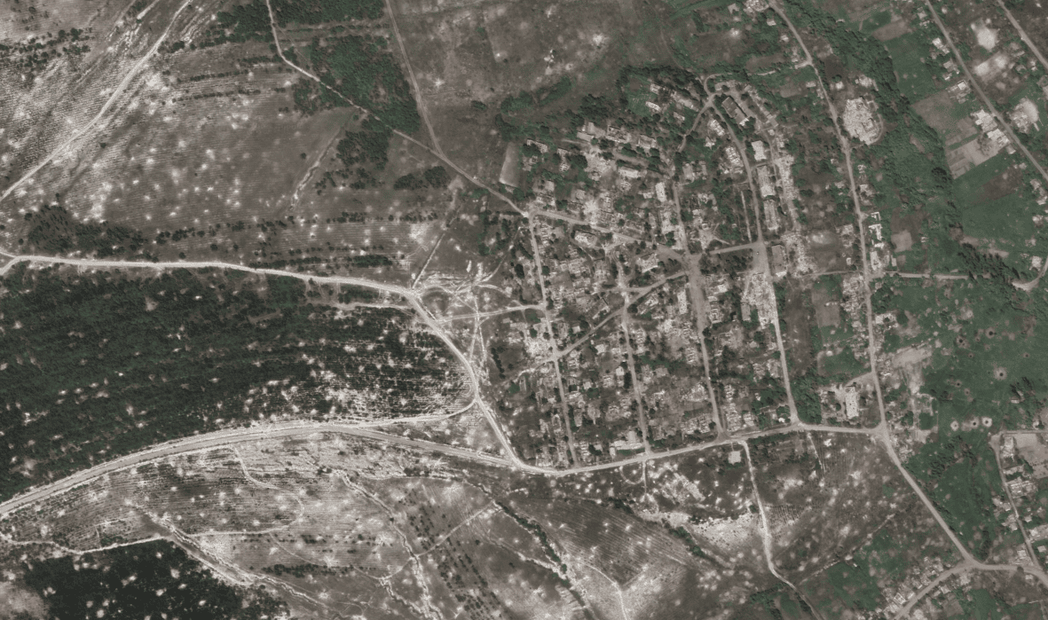 Vista do espaço: adivinhe a localização — O território está repleto de crateras de bombardeios, onde fica isso?