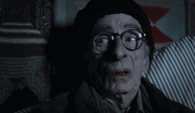 Charlie und die Schokoladenfabrik: Handlung des Films — Stimmt es, dass Charlies Großvater früher in Willy Wonkas Fabrik gearbeitet hat?