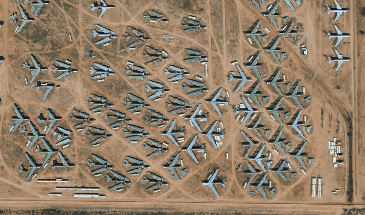 Vista do espaço: adivinhe a localização — Onde fica este cemitério de aviões militares?