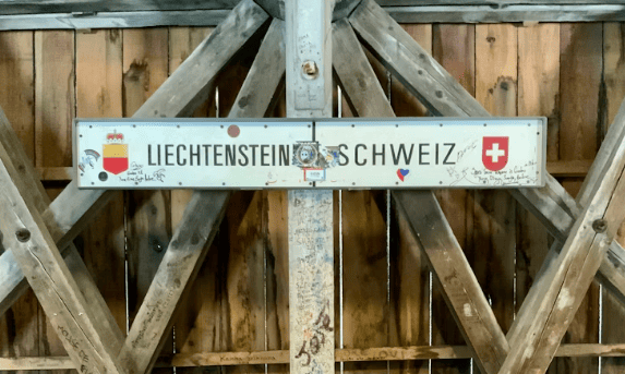 Which countries share a border?