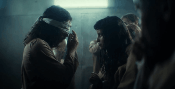 L&rsquo;intrigue du film « La Plateforme 2 » — Combien de temps la colocataire avait-elle déjà passé sur la plateforme au moment de sa rencontre avec l'héroïne ?