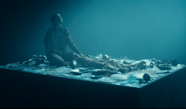 L&rsquo;intrigue du film « La Plateforme 2 » — Qu'a répondu la protagoniste à la question philosophique : « Que cherchez-vous dans le trou ? »