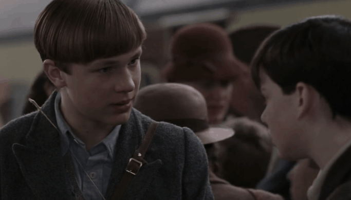 Test über Die Chroniken von Narnia — Wo befand sich der Vater der Pevensie-Kinder?