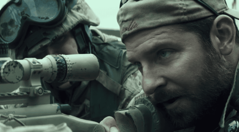 Amerikanischer Scharfschütze: Handlung des Films — Chris' erster Kampfschuss im Irak ist von zentraler Bedeutung. Wen tötet er?