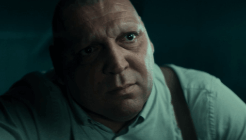 L&rsquo;intrigue du film « La Plateforme 2 » — Quel mode de suicide le protagoniste a-t-il choisi, ne supportant plus les conditions ?