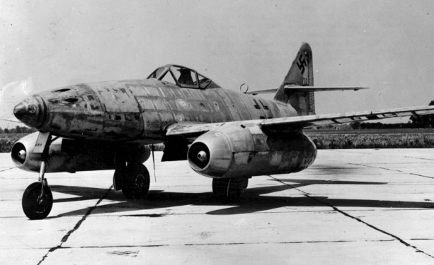 História da Segunda Guerra Mundial — O primeiro caça a jato de produção em série