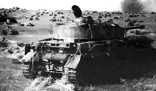 História da Segunda Guerra Mundial — A maior batalha de tanques da história, ocorrida em julho de 1943?