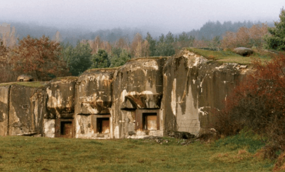 História da Segunda Guerra Mundial — Linha de fortificações que a França construiu na fronteira antes da guerra