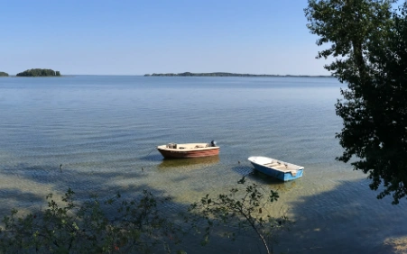 Geography of Poland — Which is the largest lake in Poland by area?